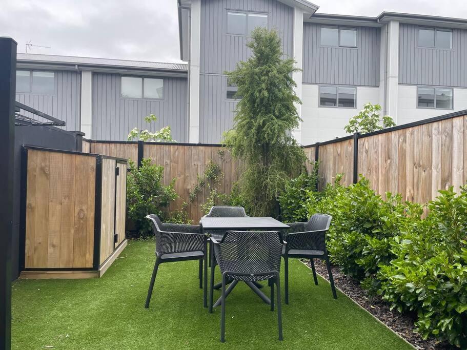 Parkside Retreat - 3 Beds -Sleeps 6 Near Westfield Villa Christchurch Exterior foto